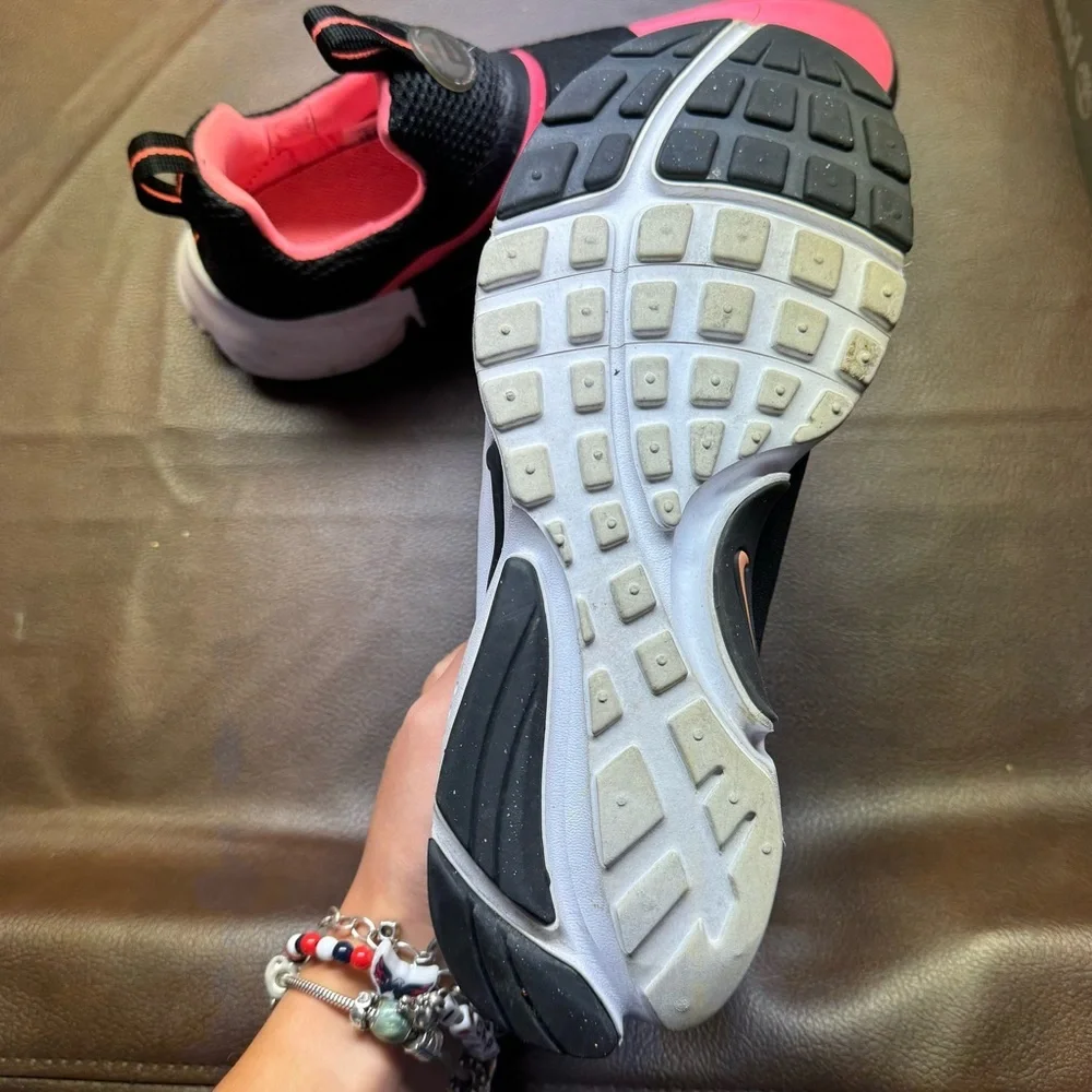 Nike Kids Sneakers - Black and Pink